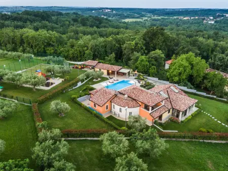 Location Maison à Umag Juricani 16 personnes