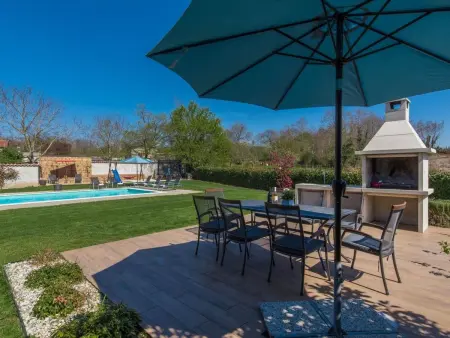 Location Maison à Fabci 14 personnes