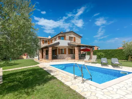 Location Maison à Fabci 8 personnes