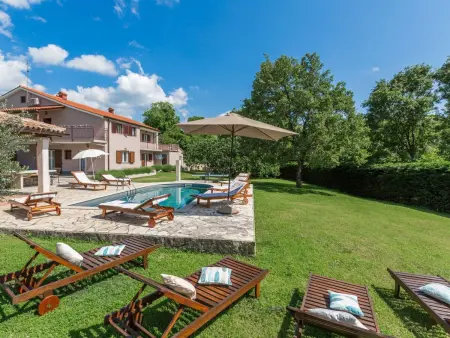 Location Maison à Jakovici 12 personnes