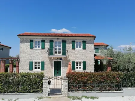 Location Maison à Dracevac 4 personnes