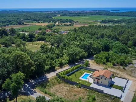 Location Maison à Dracevac 4 personnes