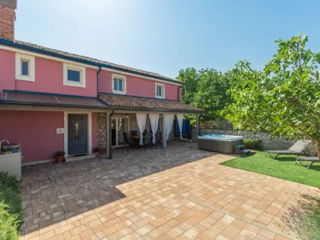 Location Maison à Dracevac 6 personnes