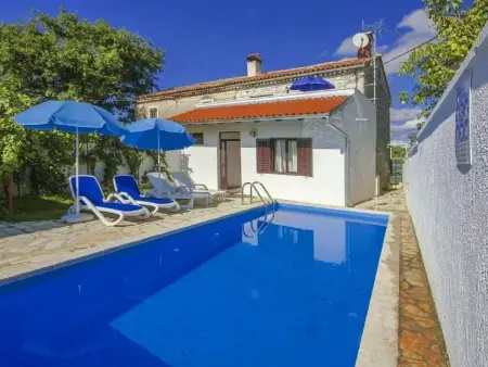 Location Maison à Dracevac 6 personnes