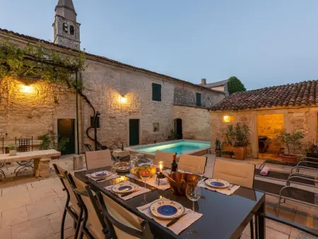 Location Maison à Svetvinčenat 8 personnes