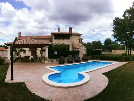 Location Maison à Bokordici 5 personnes