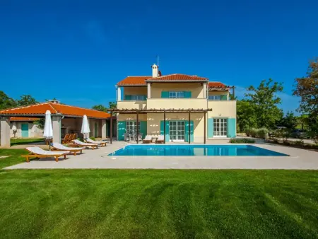 Location Maison à Bokordici 9 personnes