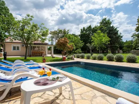 Location Maison à Bokordici 6 personnes