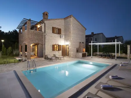 Location Maison à Bokordici 8 personnes