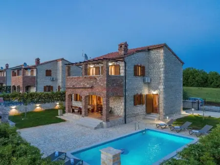 Location Maison à Bokordici 8 personnes