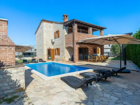 Location Maison à Bokordici 8 personnes