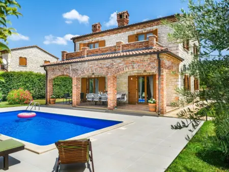 Location Maison à Bokordici 7 personnes