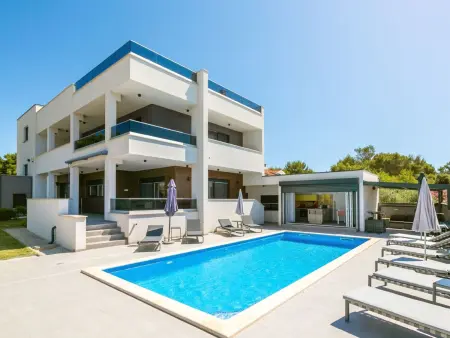 Location Maison à Medulin 10 personnes