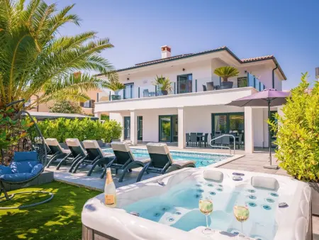 Location Maison à Medulin 11 personnes