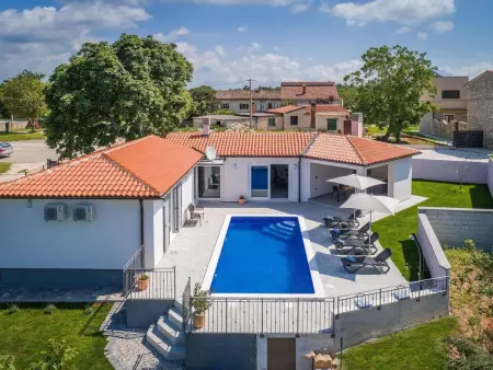 Location Maison à Divsici 6 personnes