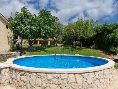 Location Maison à Barban 8 personnes