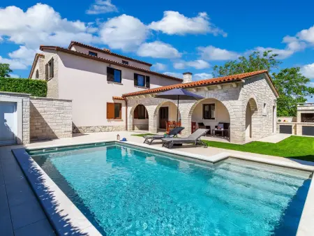 Location Maison à Barban 4 personnes