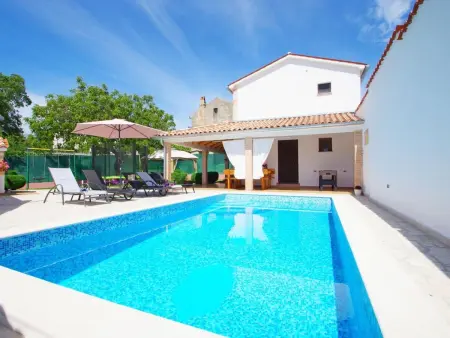 Location Maison à Barban 6 personnes