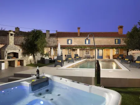 Location Maison à Barban 7 personnes