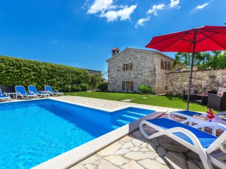 Location Maison à Barban 7 personnes