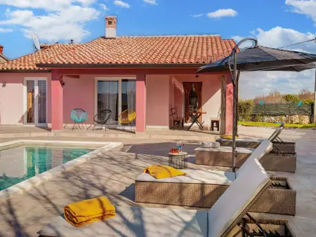 Location Maison à Rasa 6 personnes