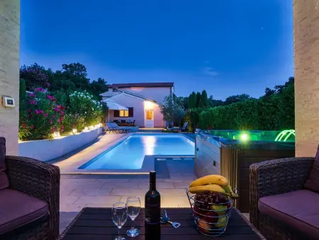 Location Maison à Drenje 6 personnes