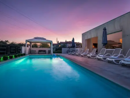 Location Maison à Drenje 8 personnes