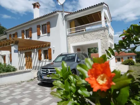 Location Maison à Drenje 6 personnes