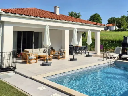 Location Maison à Nedescina 8 personnes