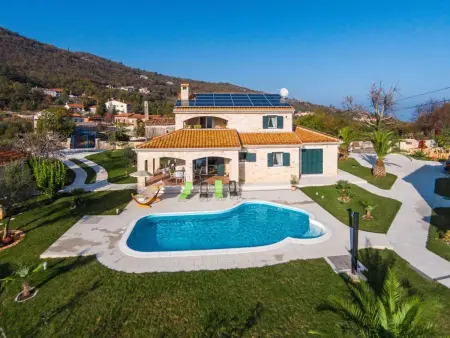 Location Maison à Brseč 10 personnes