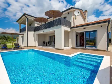 Location Maison à Drazice 8 personnes