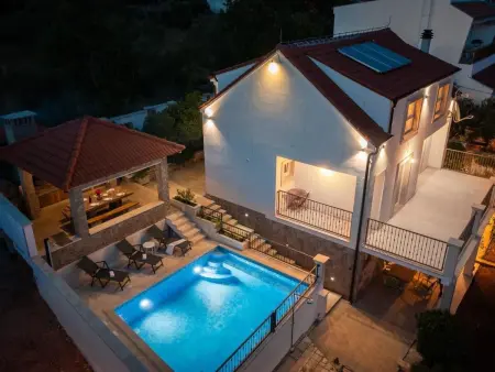 Location Maison à Rovanjska 12 personnes