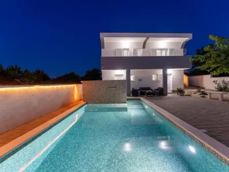 Location Maison à Ražanac 8 personnes