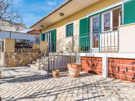 Location Maison à Vrsi 8 personnes