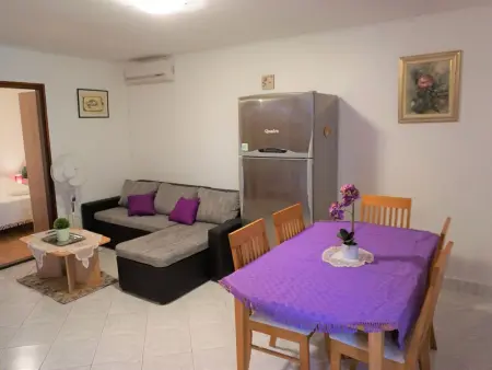 Location Maison à Nin 6 personnes