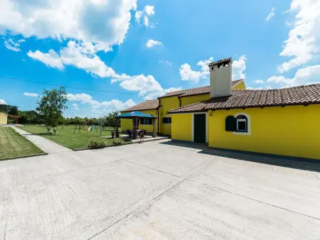 Location Maison à Crno 10 personnes