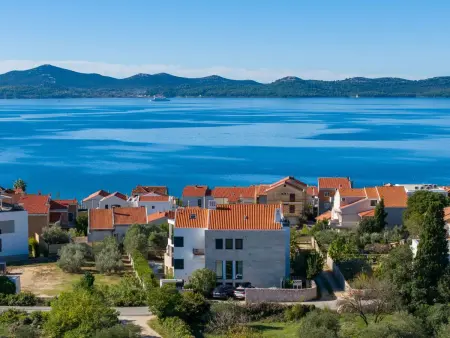 Location Maison à Crno 12 personnes