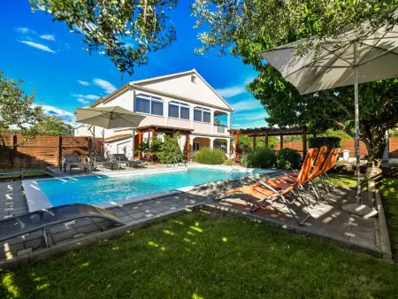 Location Maison à Donje Rastane 8 personnes