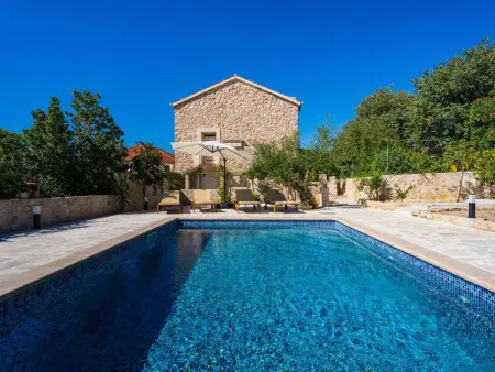 Location Maison à Sv. Filip i Jakov 4 personnes