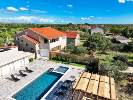 Location Maison à Pristeg 6 personnes