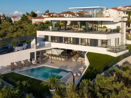 Location Maison à Dragišina 8 personnes