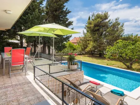 Location Maison à Dragišina 10 personnes