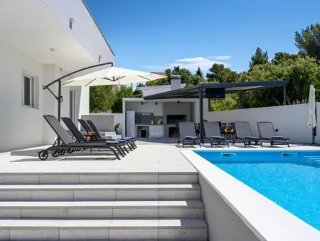 Location Maison à Brodarica 11 personnes