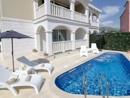 Location Maison à Grebaštica 8 personnes