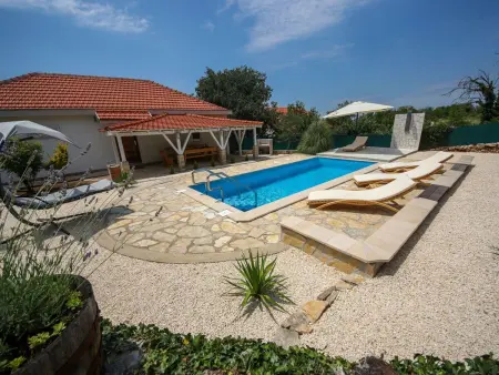 Location Maison à Pokrovnik 8 personnes