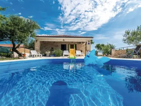 Location Maison à Dragovode 7 personnes