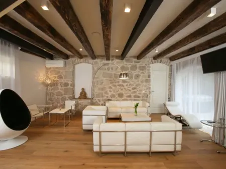 Location Maison à Dragovode 6 personnes