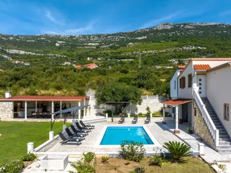 Location Maison à Dragovode 7 personnes