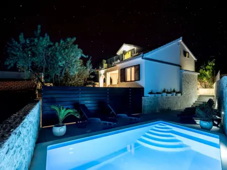 Location Maison à Klis 9 personnes