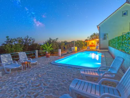 Location Maison à Lovrec 12 personnes